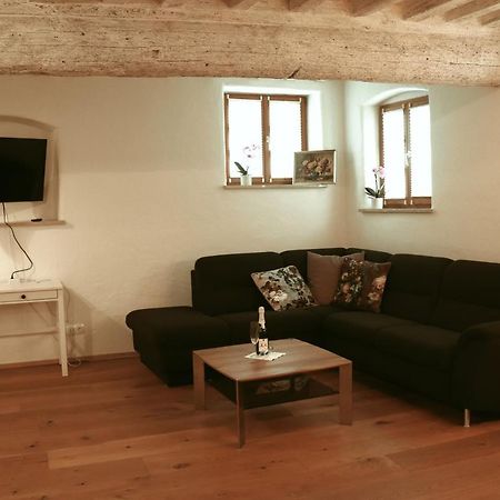 Stilvolle Wohnung auf 50 m² mit Parkplatz und WiFi Kraiburg am Inn Exterior foto